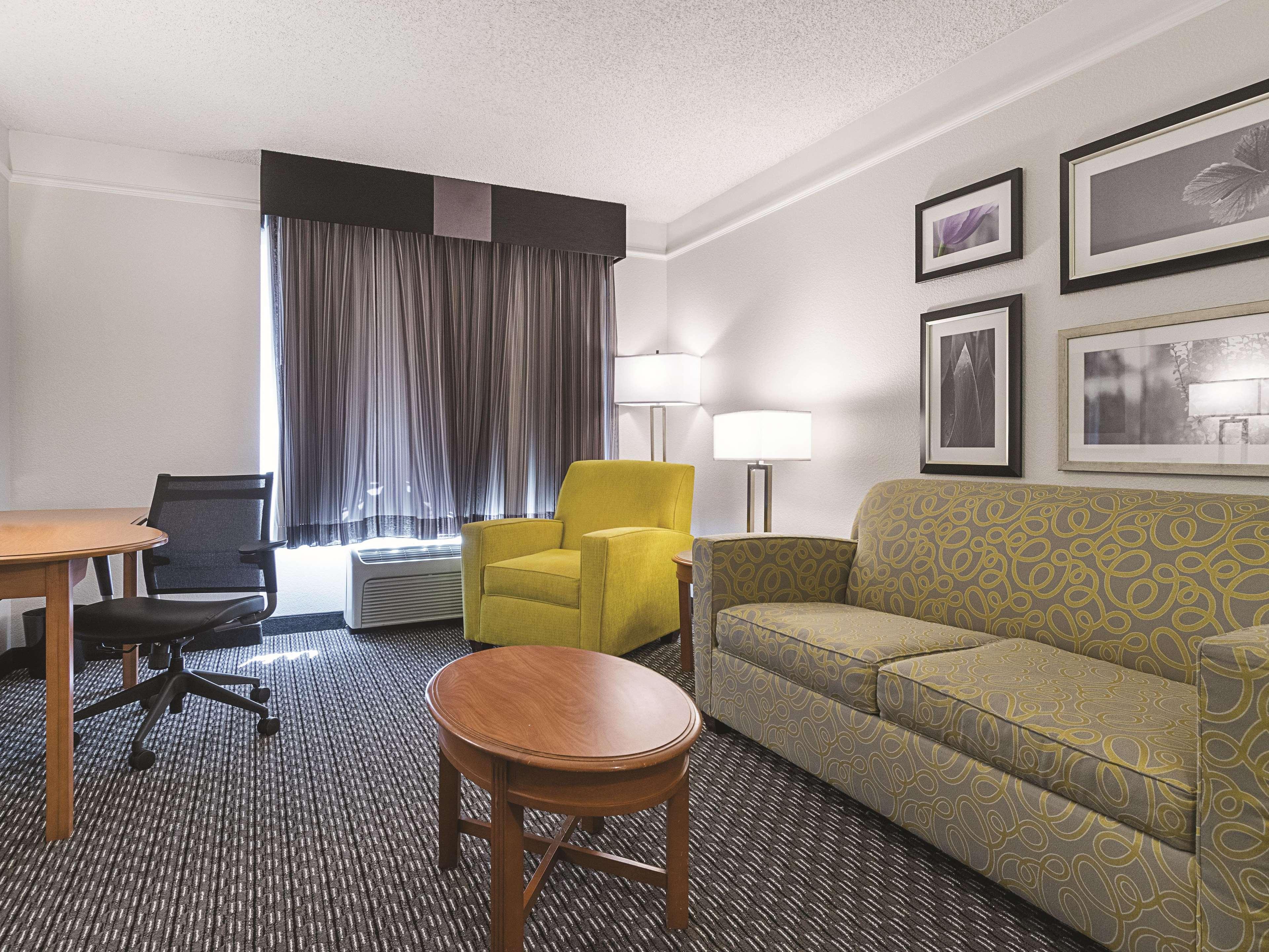 Hotel La Quinta By Wyndham Miami Airport East 3*