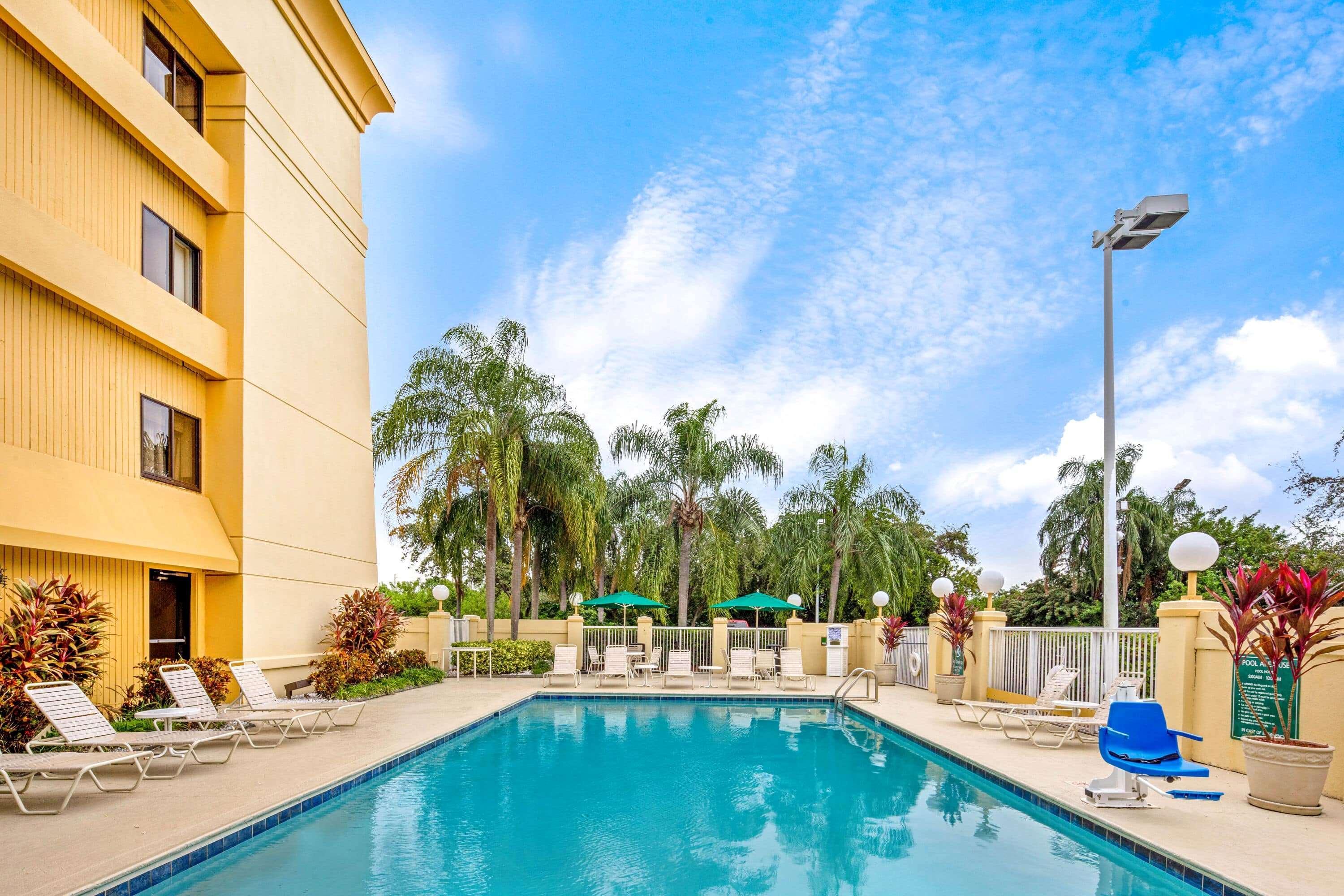 La Quinta By Wyndham Miami Airport East 3*